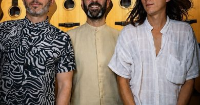 BARCO VUELVE A PÉTALOS DE SOL CON NUEVA FORMACIÓN Y CANCIONES DE SU PRÓXIMO ÁLBUM